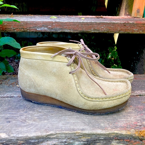 Clarks Wallabee Boots - Picture 1 of 4